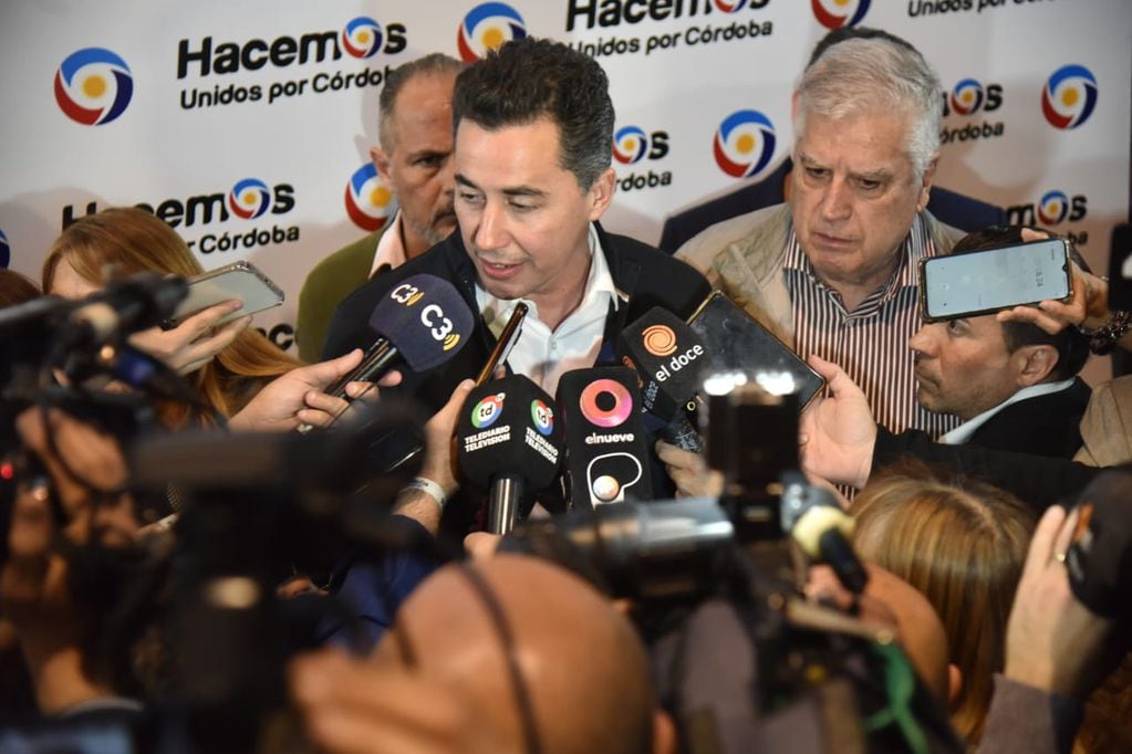 Elecciones. Manuel Calvo, en el búnker de Hacemos por Nuestro País. (Javier Ferreyra / La Voz)