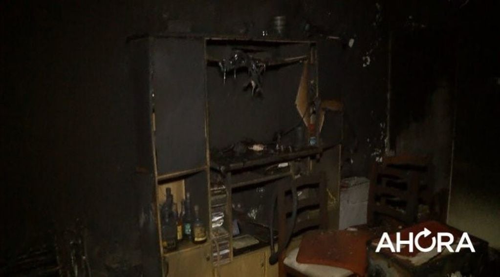 Se incendió una casa en Paraná y  un hombre fue derivado al hospital San Martín