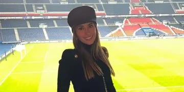 Antonela Roccuzzo en el estadio de PSG