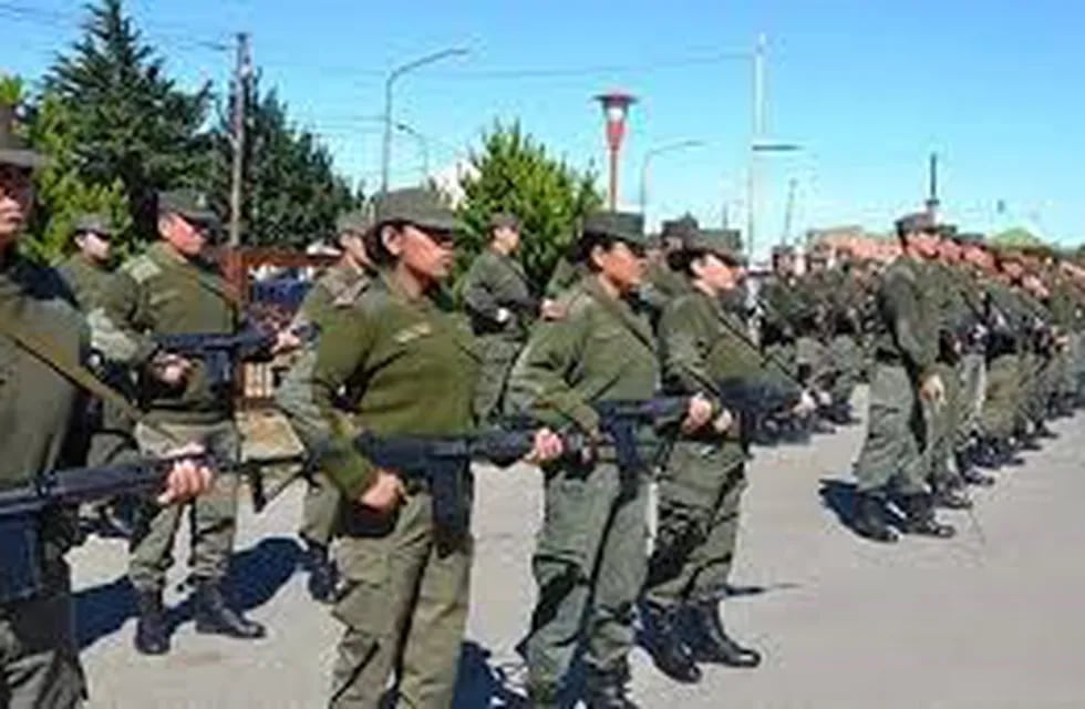 Efectivos de Gendarmería Nacional custodiarán el interior de las escuelas donde ser vota. (WEB)