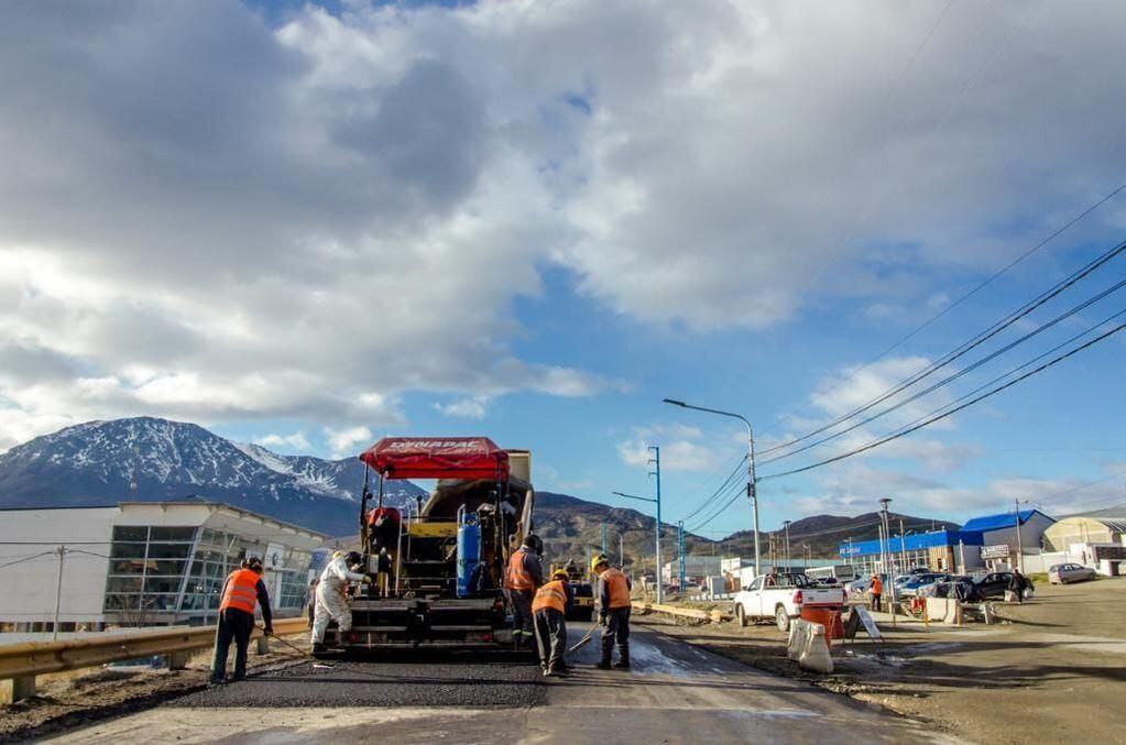 Ushuaia: repavimentan 240 metros lineales de la Avenida Héroes de Malvinas