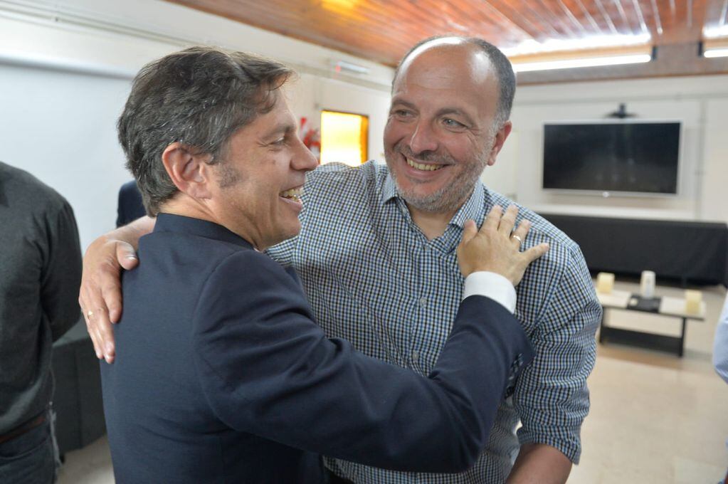Pablo Garate en Bahía Blanca junto a Kicillof e intendentes de la sexta sección electoral