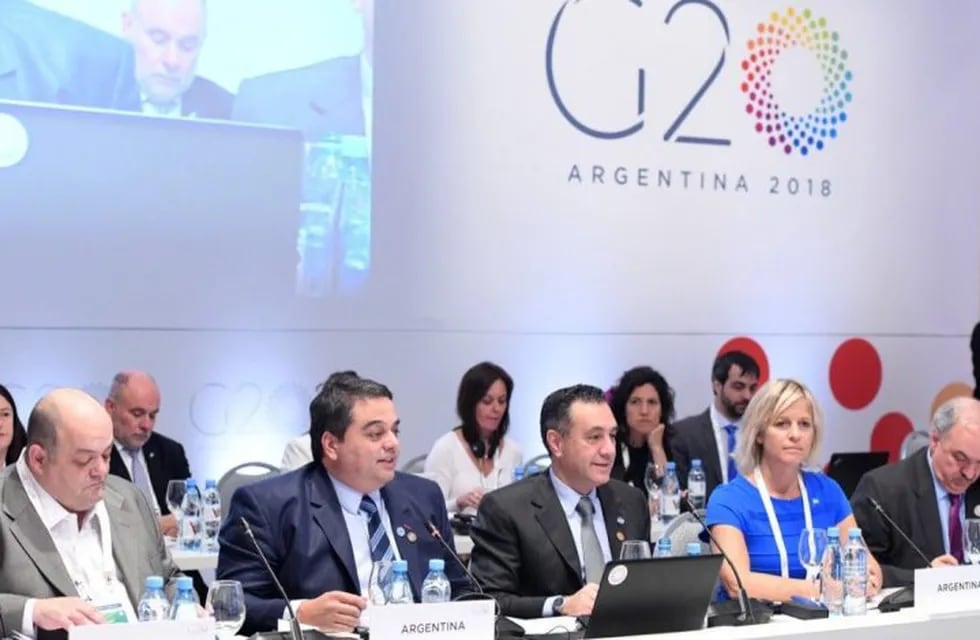 El secretario de Trabajo Jorge Triaca y el ministro de Educación Alejandro Finocchiaro, en la conferencia de prensa en el G20.
