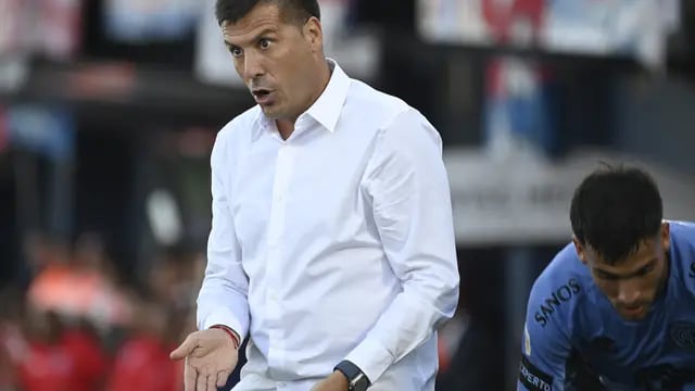 Juan Cruz Real, nuevo DT de Belgrano: récord en su presentación y el “es todo de los jugadores”.