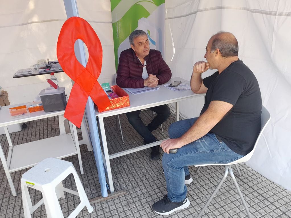 Día Mundial del SIDA: Testeos en la Plaza San Martín de Tres Arroyos