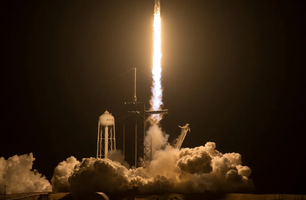 Un cohete de la compañía de Elon Musk, SpaceX, explotó en la propia plataforma de lanzamiento. Foto: DPA.