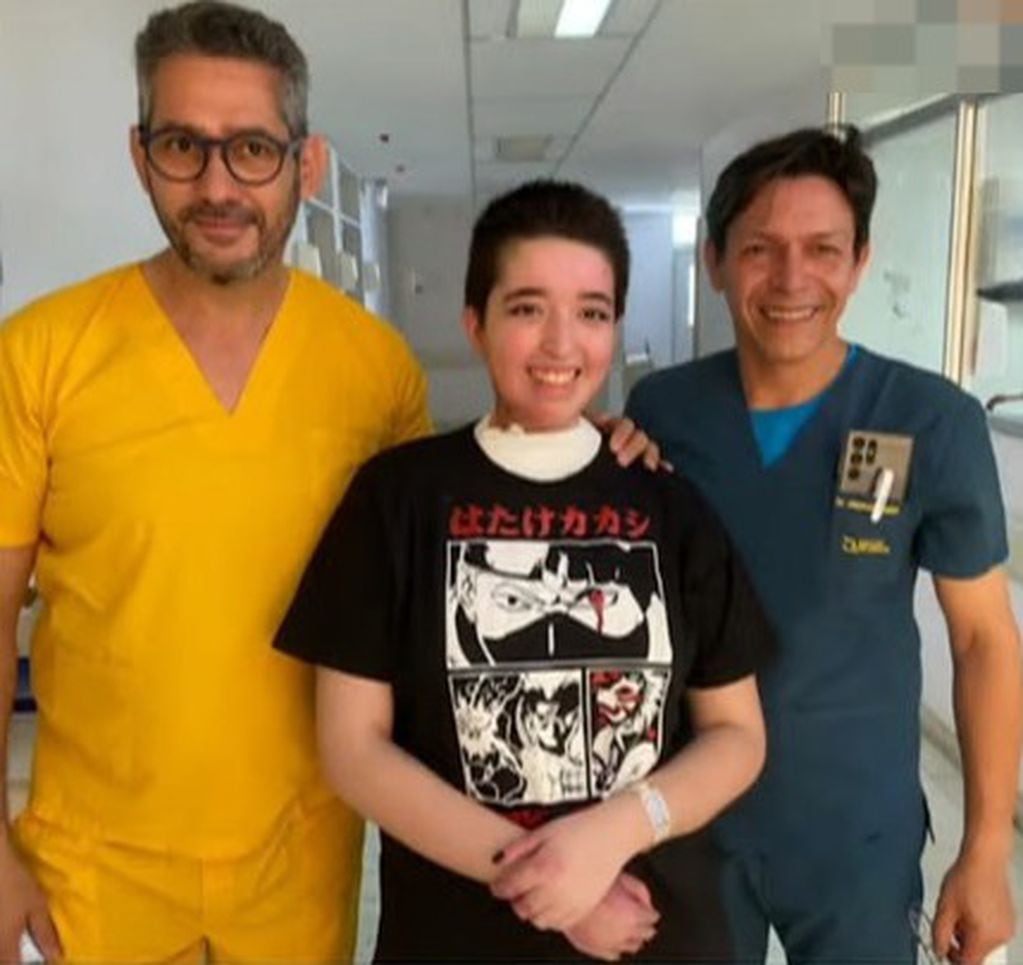 Valentina Cuello recibe el alta médica.