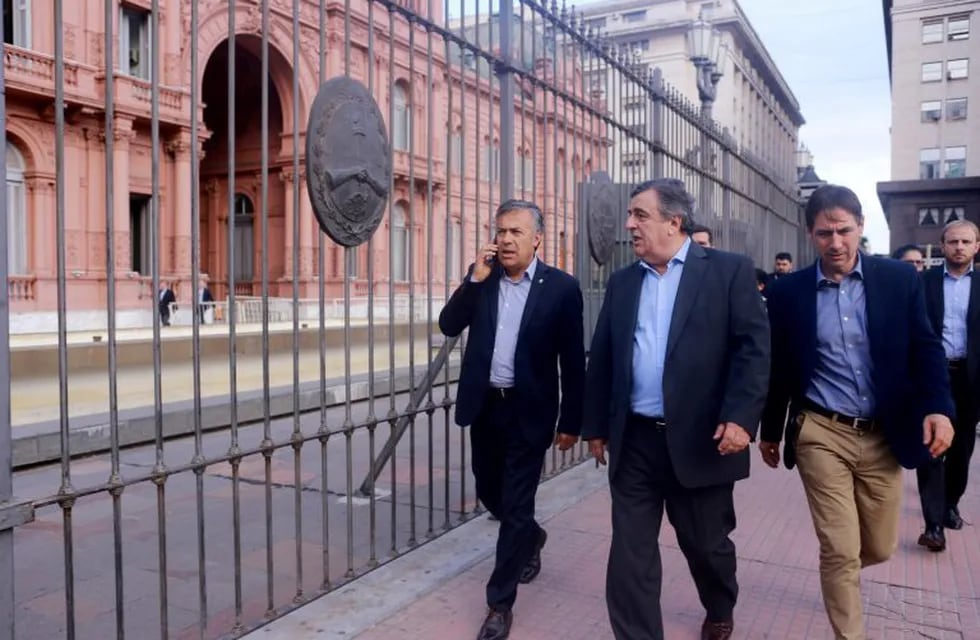 Cornejo en la Casa Rosada, a la salida de la reunión de gobernadores con Macri.