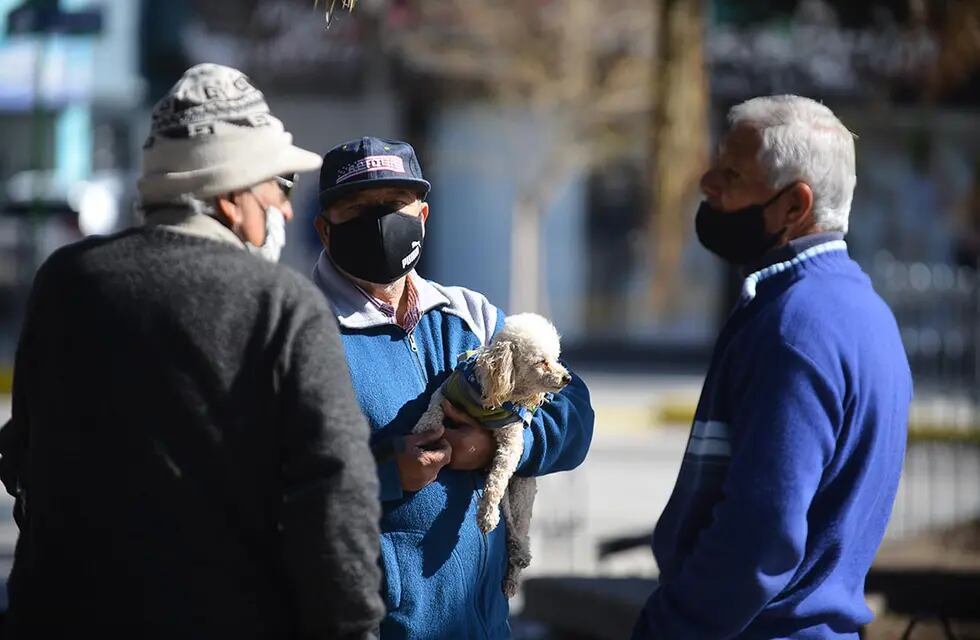 Variante Delta Covid 19 coronavirus pandemia
actividad normal centro plaza de dean funes gente con barbijos tapabocas
EN la ciudad de Dean Funes provincia de Cordoba hubo contagios de covid 19 variante delta
Fotografia Jose Gabriel Hernandez