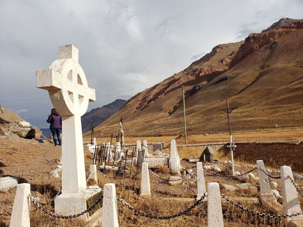 En el Cementerio del Andinista hay placas en conmemoración a fallecidos en el Aconcagua y en otros cerros.