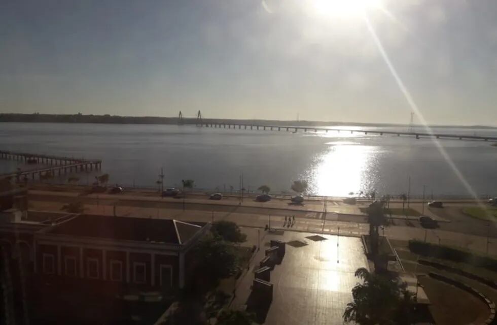 Martes con altas temperaturas y cielo parcialmente nublado.