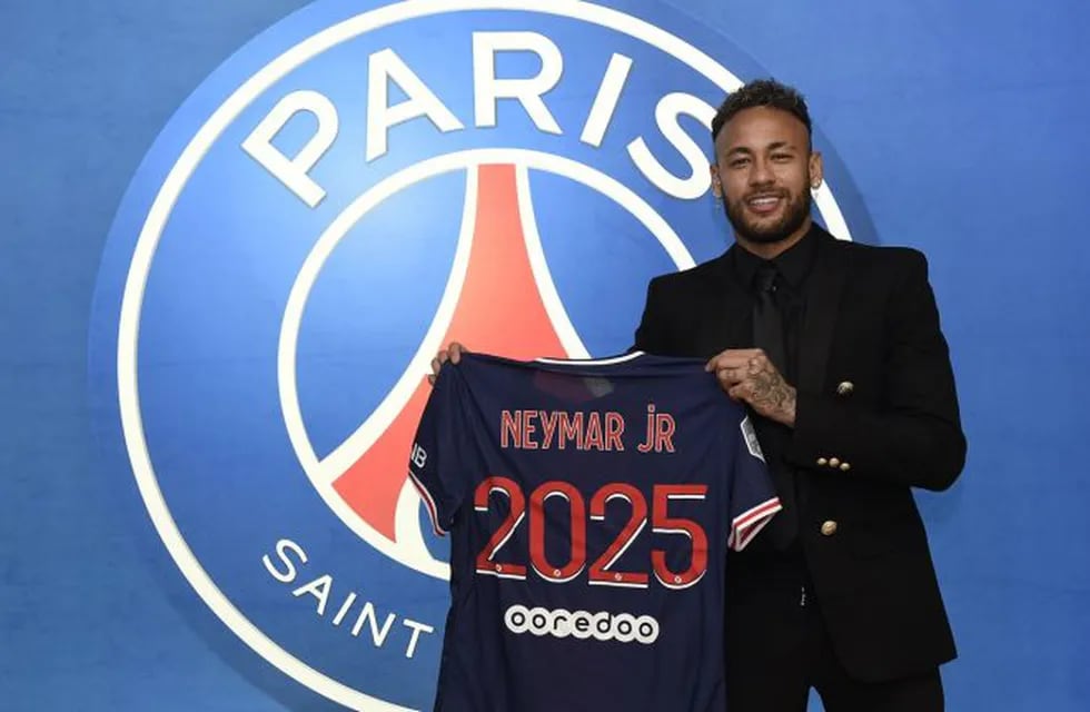 Neymar acordó la renovación con el PSG.