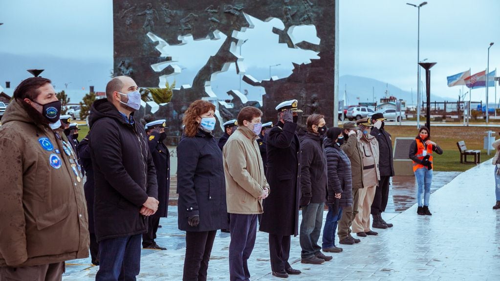 Se llevó adelante el acto en conmemoración del 39° aniversario del hundimiento del Crucero ARA General Belgrano