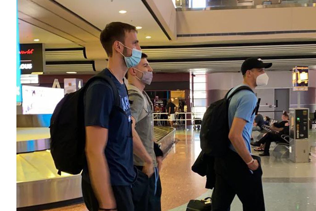 Los primeros jugadores de la selección nacional que llegaron a Las Vegas para iniciar la preparación a Tokio 2020. (@cabboficial)