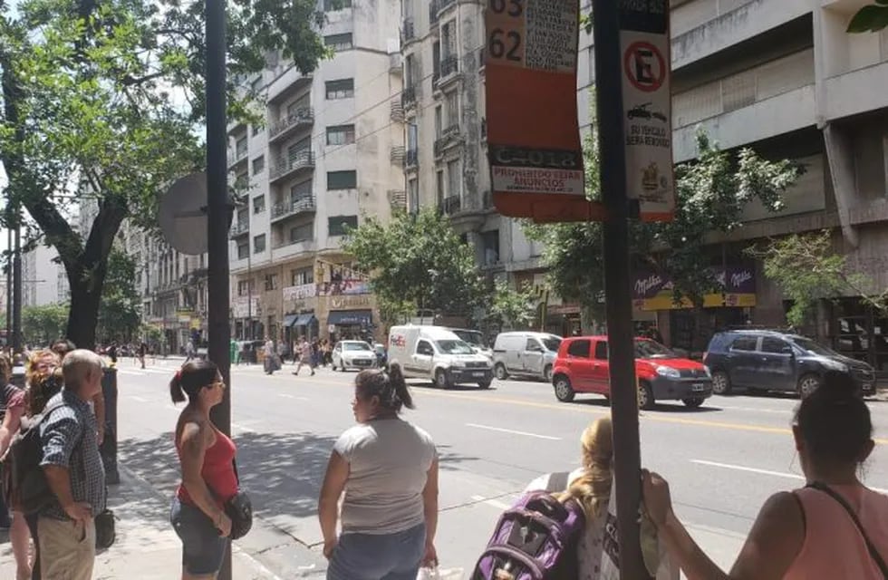 Sin colectivos en las paradas de Córdoba.