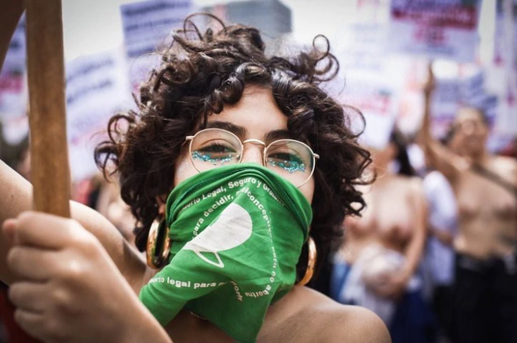 Los pañuelos verdes, símbolo del reclamo por el aborto legal, seguro y gratuito (web).