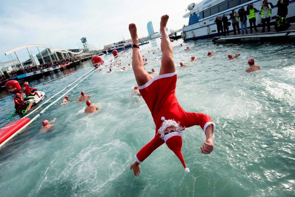 La 'Copa Nadal', un concurso de natación en barcelona, España (AFP)
