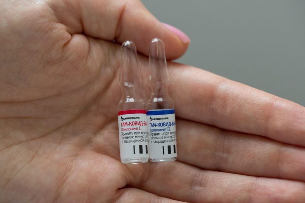 Dosis de la nueva vacuna rusa contra el coronavirus. (EFE)