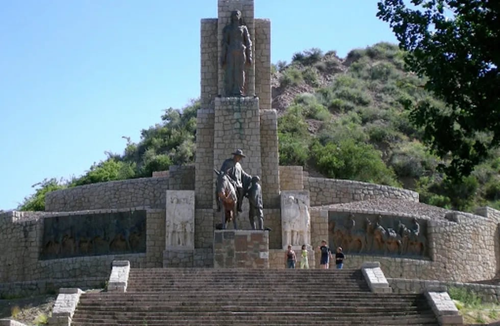 El proyecto Cerro Punta Negra se localiza a 14 km del emblemático Manzano Histórico.