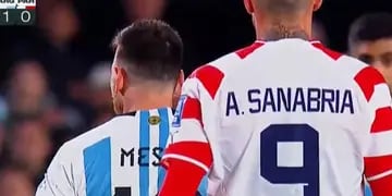 El momento en el que Sanabria escupió a Lionel Messi