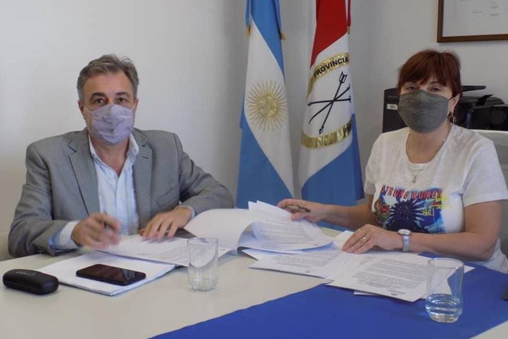 Firma de convenios con el Ministerio de Igualdad, Género y Diversidad