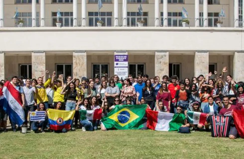 La UNC dio la bienvenida a estudiantes extranjeros.