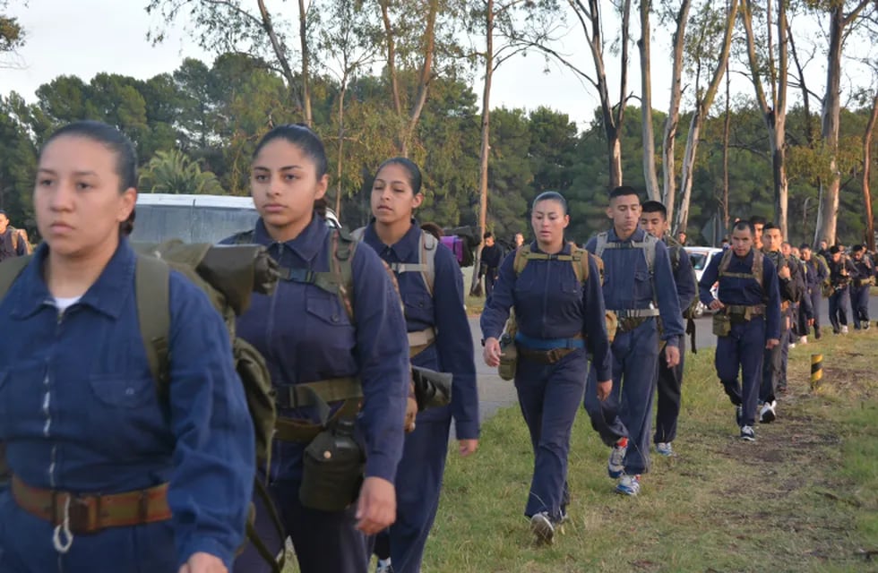 Puerto Belgrano: aspirantes de la ESSA realizaron ejercicios de supervivencia