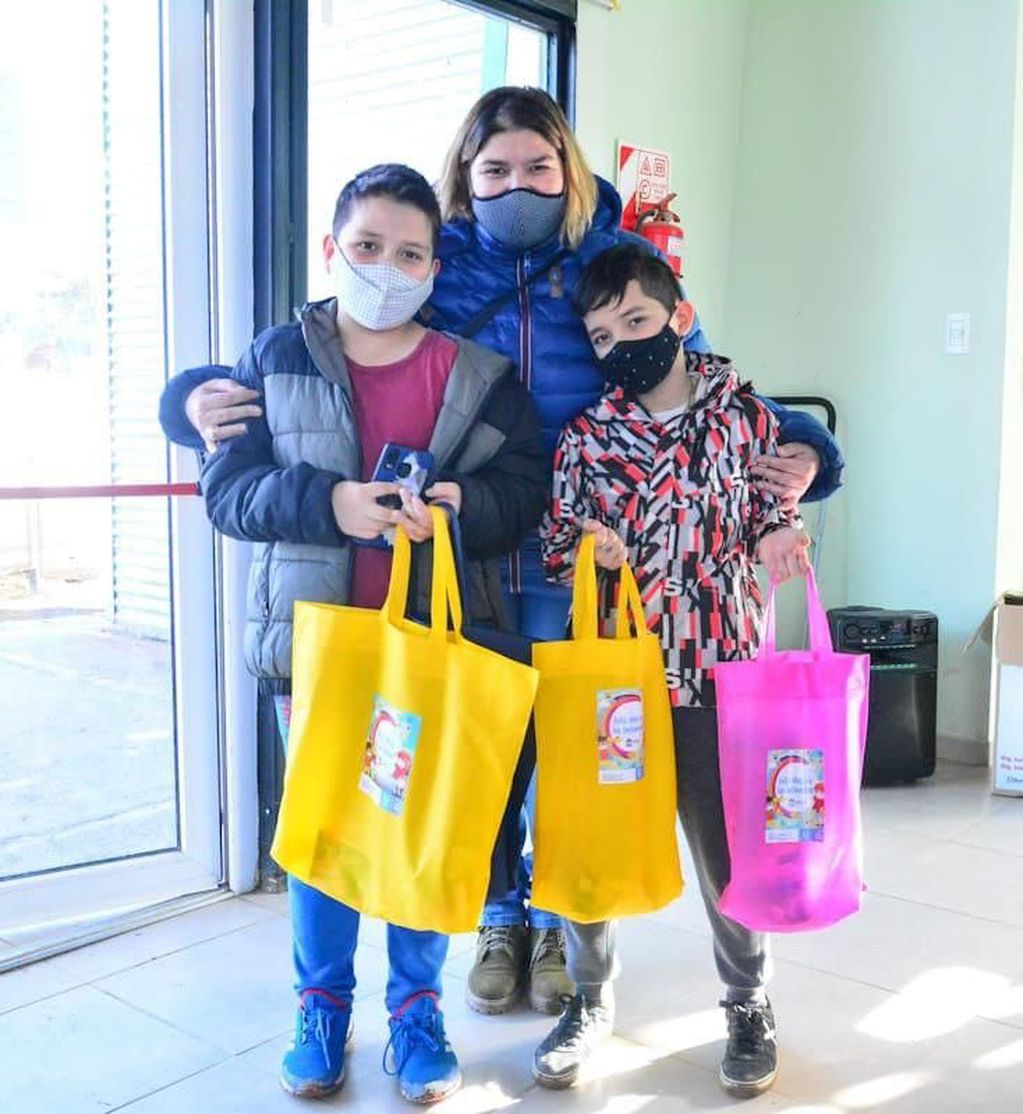 La municipalidad de Ushuaia hizo entrega de juguetes dentro del marco del mes de las infancias.