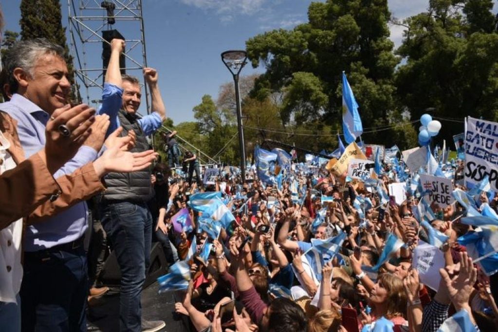 Mendocinos gritaron "Sí se puede". Foto: prensa UCR Mendoza.