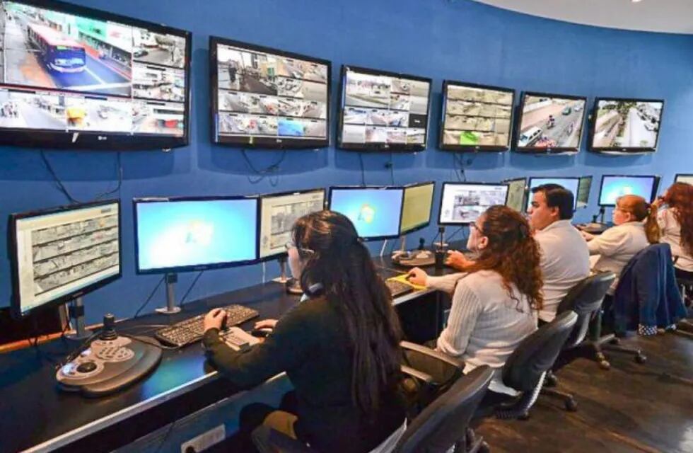 El Centro de Operaciones y Monitoreo (COM) de Corrientes pasaría a manos de la Policía de la provincia.