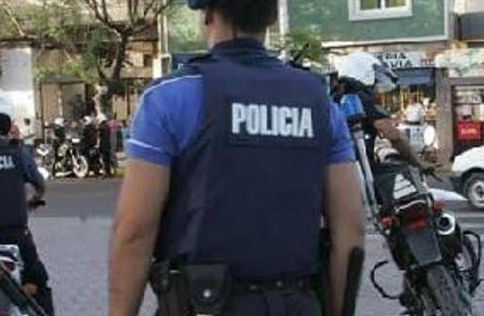Luis Alberto Cerón Chirino fue atrapado luego del procedimiento realizado por personal de la División de Búsqueda de Prófugos en la manzana 45 del barrio San Martín, Ciudad de Mendoza.