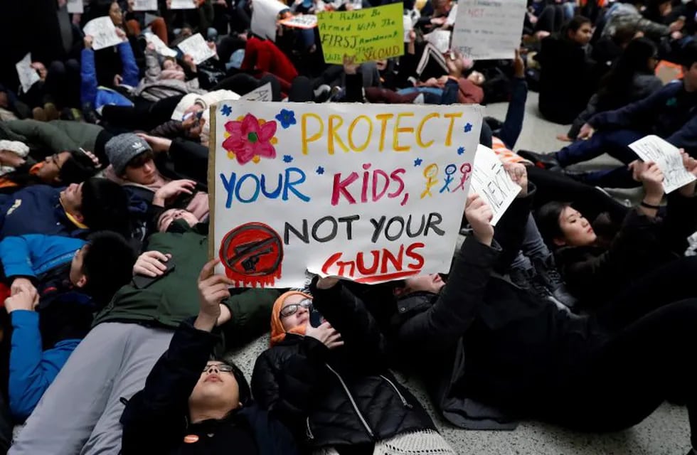 Estudiantes contras las armas en las escuelas en Estados Unidos.