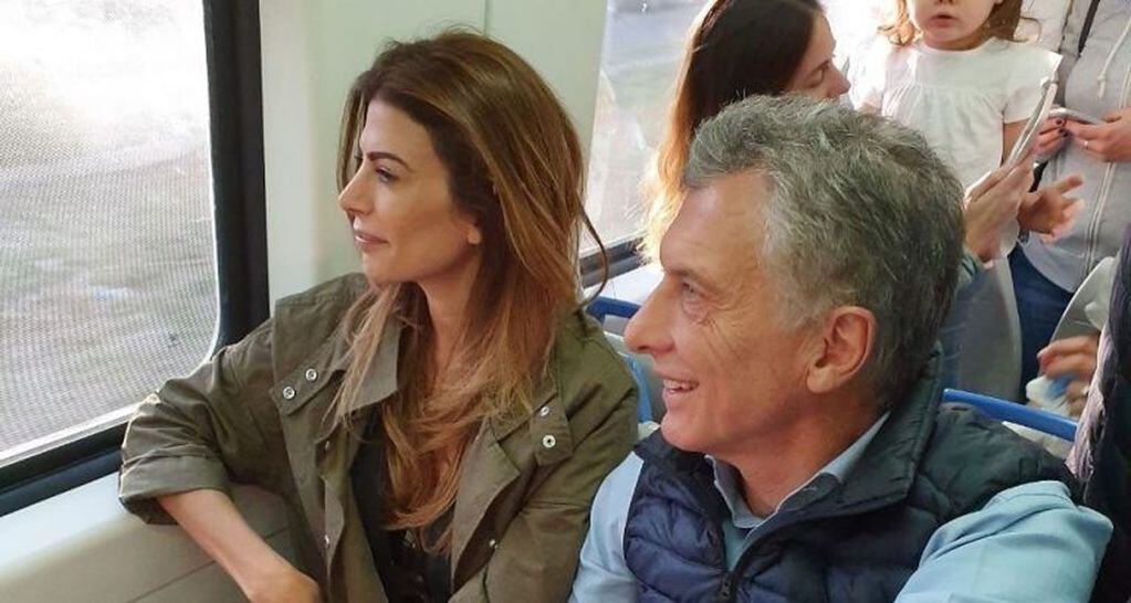 Mauricio Macri y Juliana Awada, en camino hacia Belgrano. (Foto:Twitter)