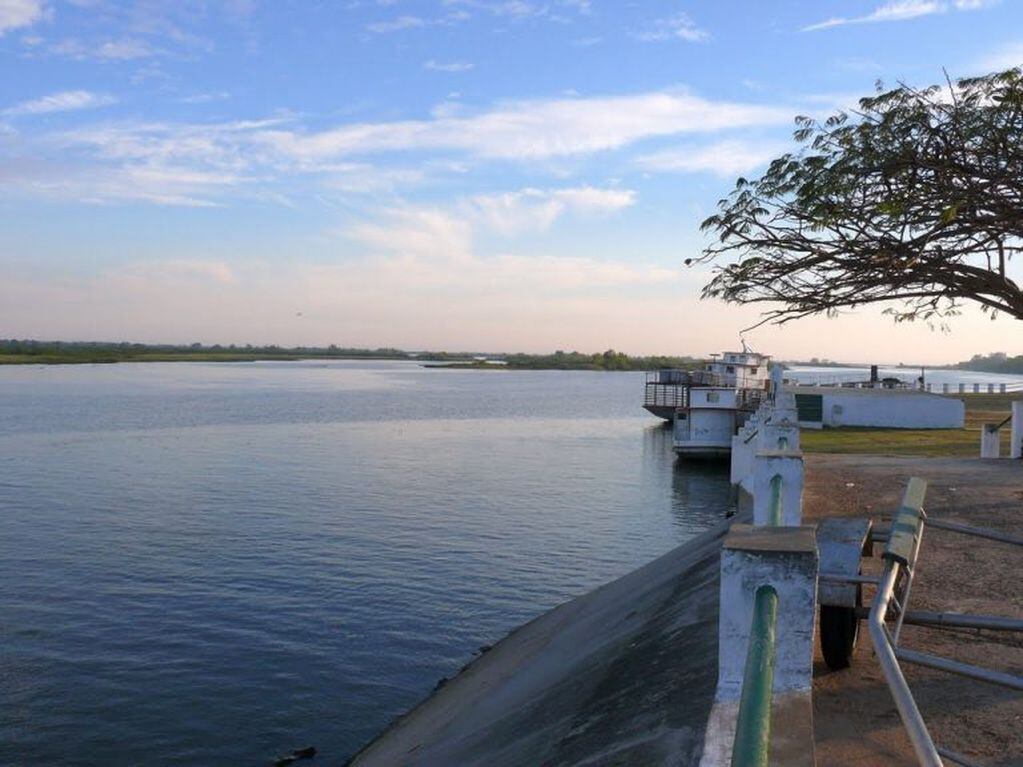 El río Corriente no puede unirse con el Paraná, se secó el punto de encuentro por la bajante histórica.