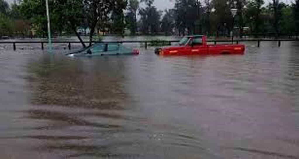 Miles de hectáreas rurales y ciudades del Chaco quedaron bajo agua. Comienza la "reconstrucción".