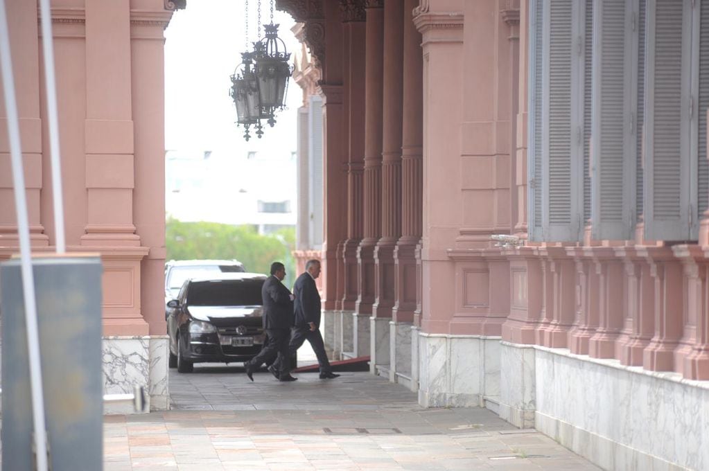 Los gobernadores ingresan a la Casa Rosada para reunirse con Javier Milei. Foto: Federico López Claro