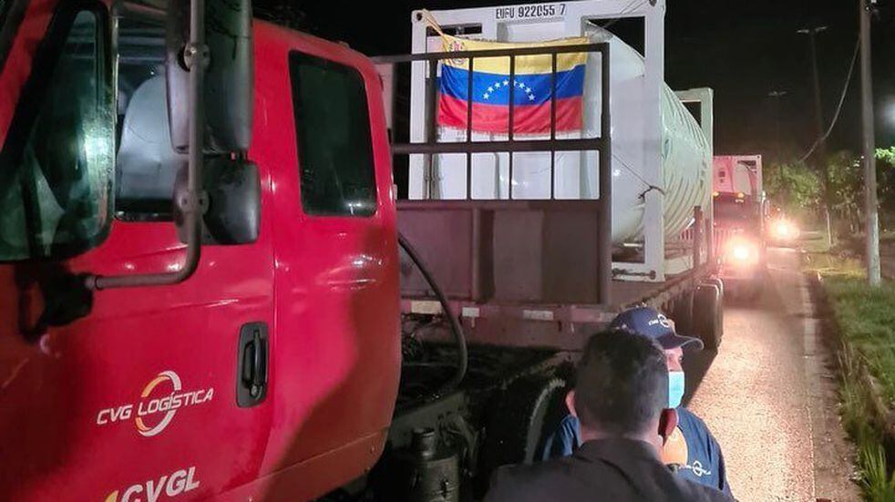Llegaron a Manaos los camiones con oxígeno desde Venezuela. (Twitter)