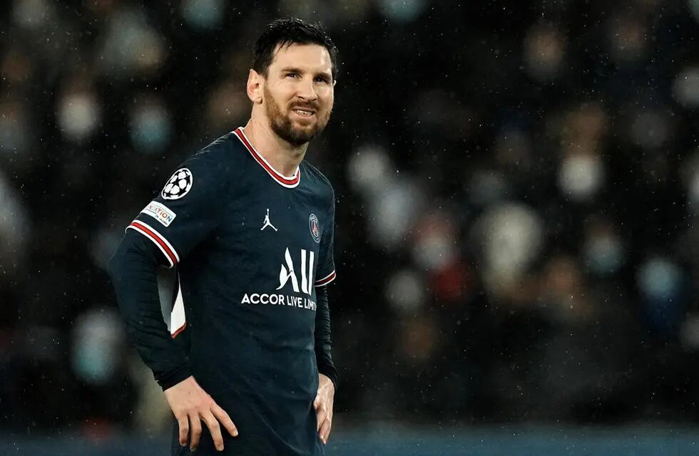 Lionel Messi en la revista del PSG. (AP)