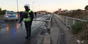 Más de 40 salteños patinaron con sus motos en un puente congelado