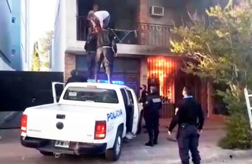 Incendio y tensión en una casa de Santa Rosa (El Diario)