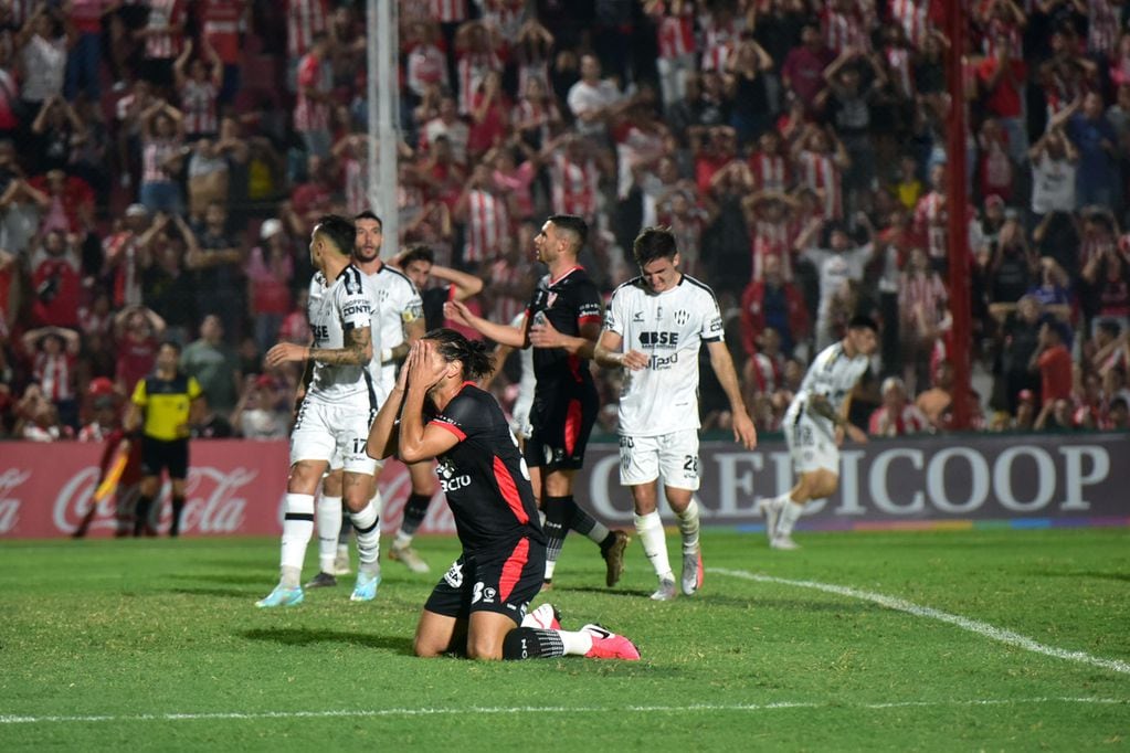 Instituto cayó 0-2 ante Central Córdoba en el Monumental por la fecha 14 de la Liga Profesional. (Nicolás Bravo / La Voz)