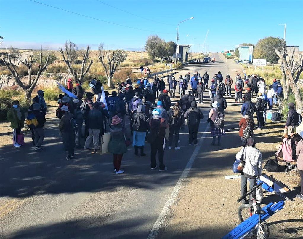 La segunda jornada de protesta del SEOM  Jujuy, en el acceso a la ciudad fronteriza de La Quiaca.