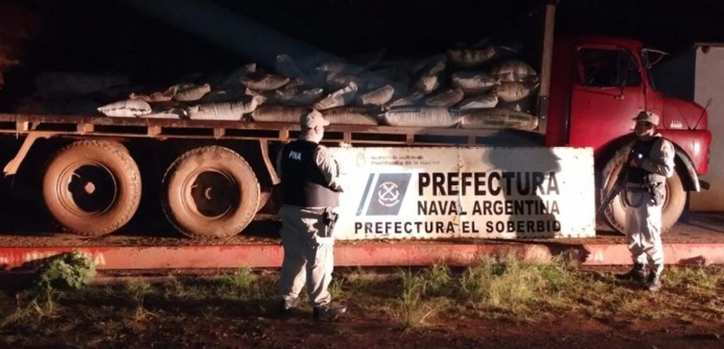 Secuestran contrabando de granos y tabaco en El Soberbio.
