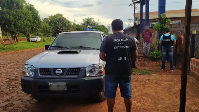 Recuperan vehículo robado mediante estafas en Eldorado