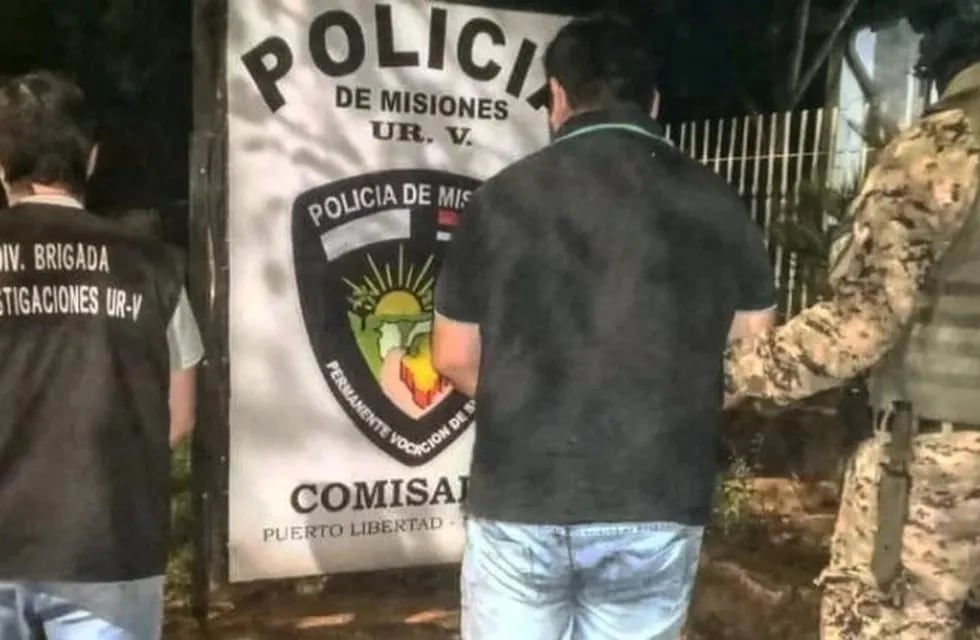 Detienen al presunto líder de una banda de roba autos en Puerto Esperanza .