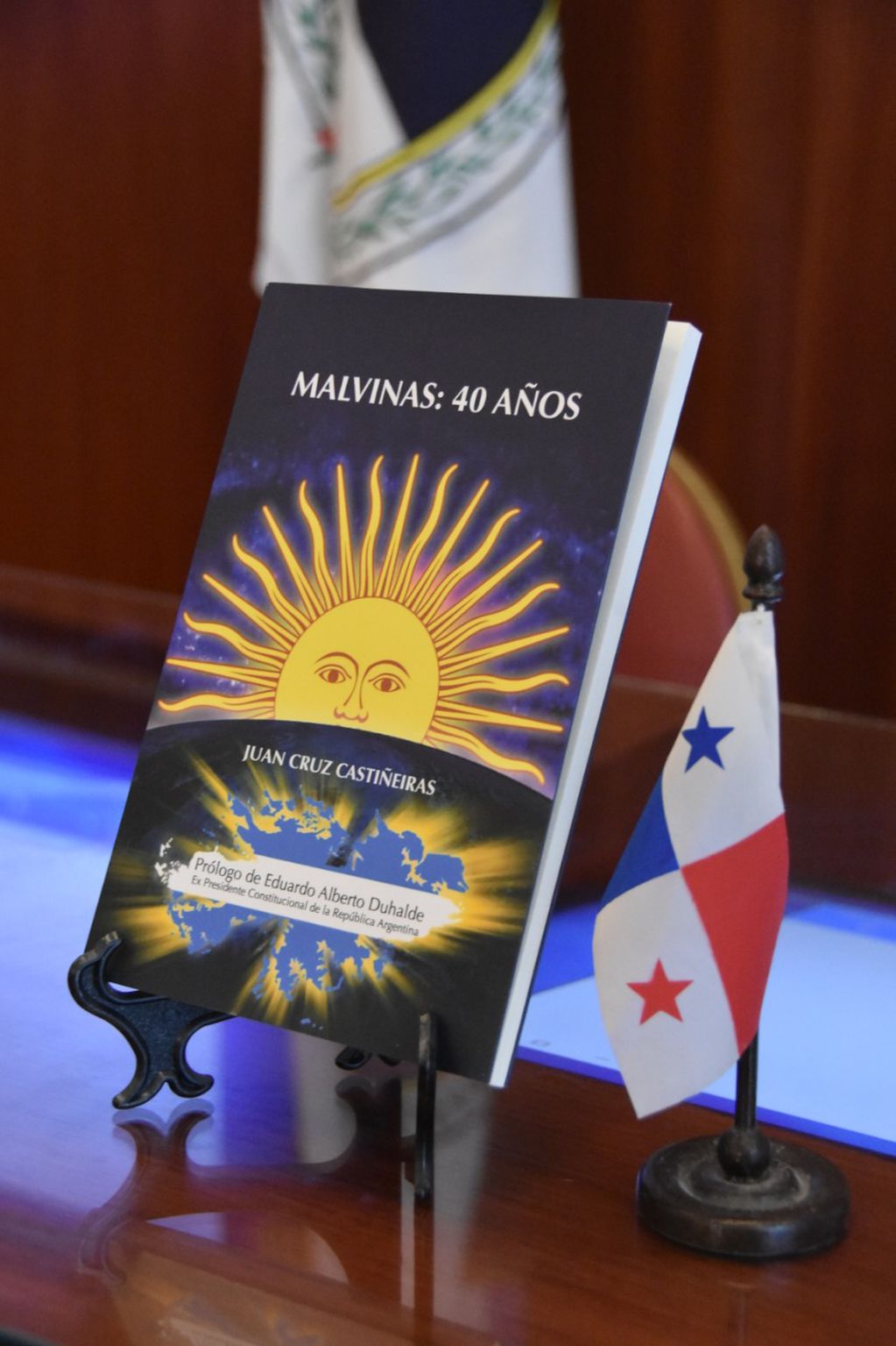 Presentaron libro "Malvinas: 40 años" en la Legislatura de Jujuy.