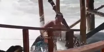Las Grutas: rescataron a un perro atrapado en el mar
