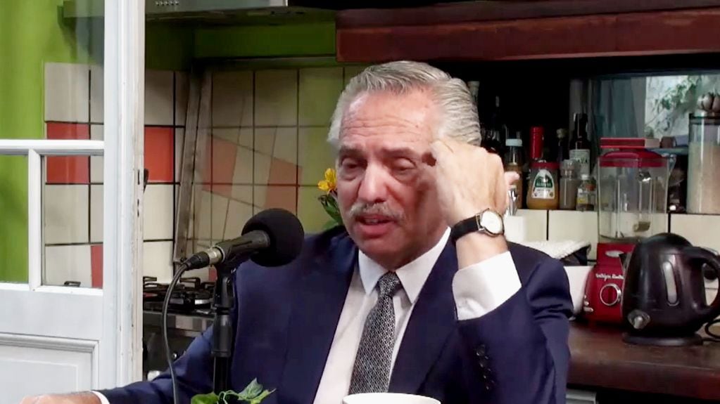 El llanto de Alberto Fernández durante una entrevista en Radio Nacional. (Captura entrevista)