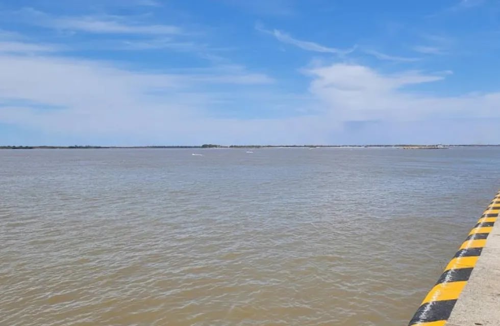 El río Paraná recorre toda la costa de Rosario.