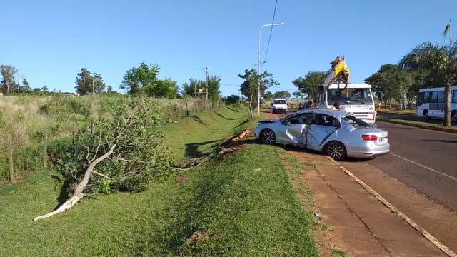 Accidente de tránsito en el acceso Oeste de Posadas dejó al conductor internado